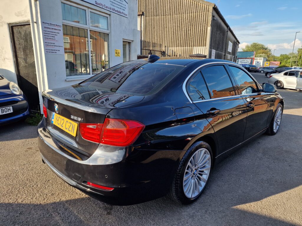 BMW 328I Luxury